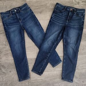 Bundle of 2 like new American Eagle jeans.